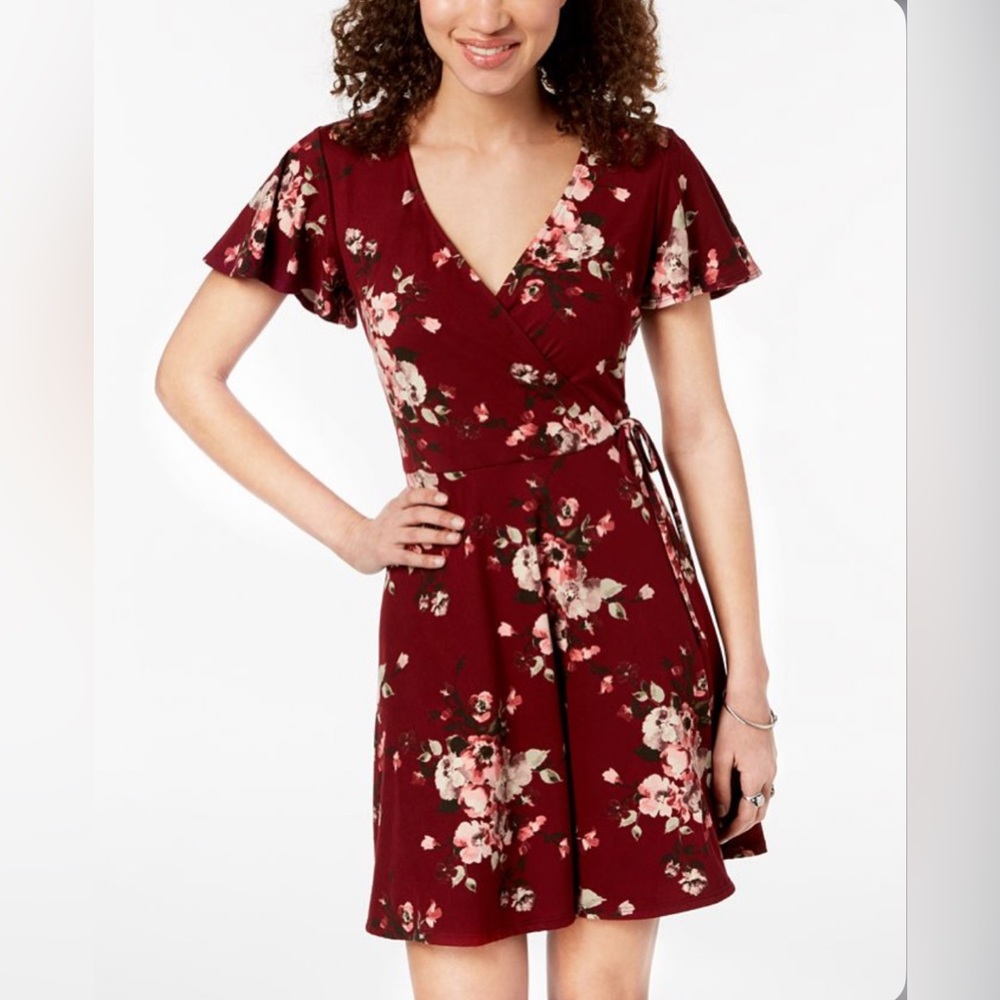 Floral Burgundy V-neck Fit & Flare Junior’s Wrap dress size M